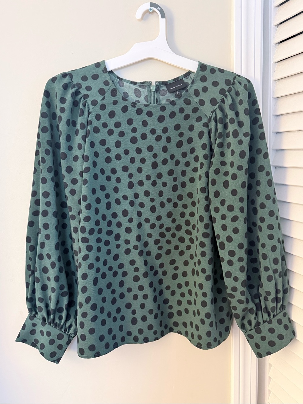 Who What Wear Green Polka Dot Puff-Sleeve Blouse